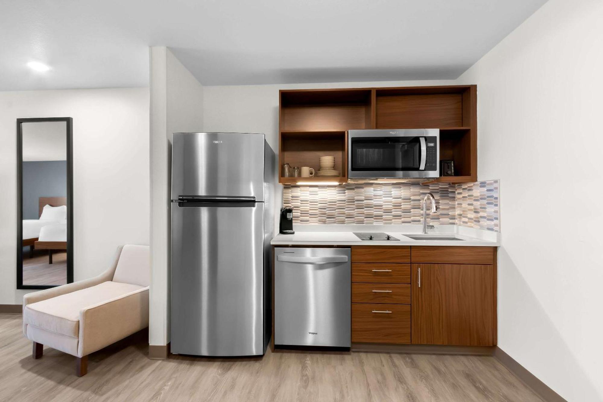 Everhome Suites Glendale Sports Entertainment District Екстер'єр фото