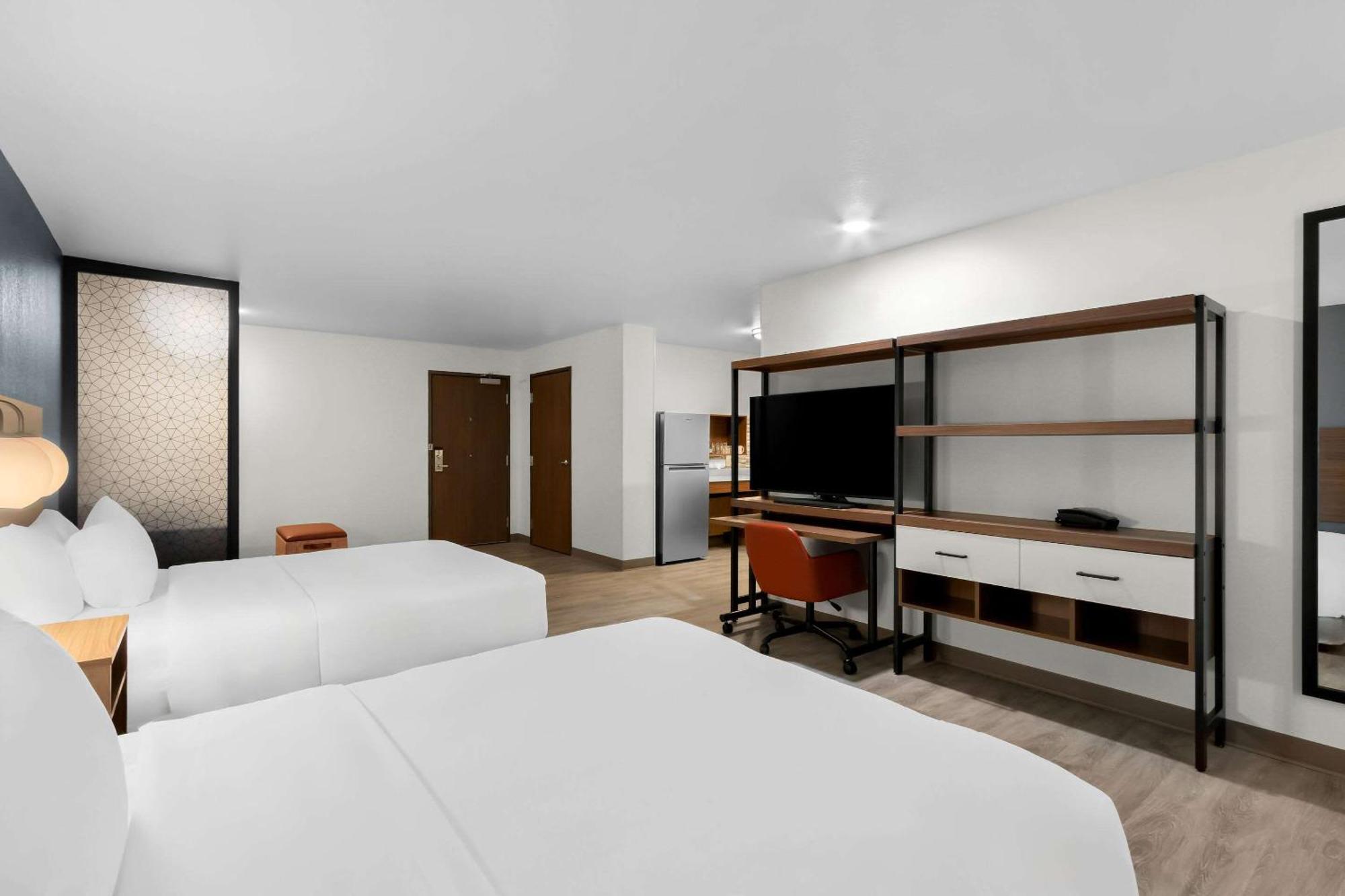 Everhome Suites Glendale Sports Entertainment District Екстер'єр фото